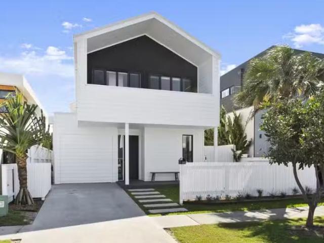 Cozy 38 Cylinders Drive, KINGSCLIFF House for rent Listed by.