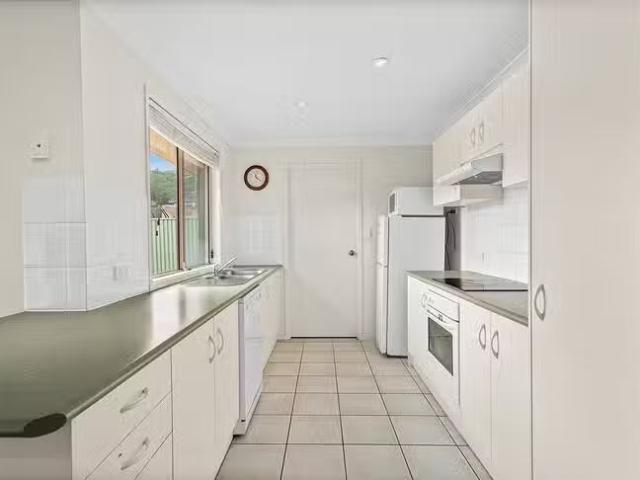 Just in! 38 Wolfgang Road, Albion Park, NSW 2527