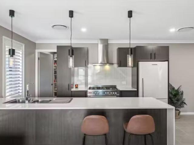 Cheap 38 Van Stappen Road, Wadalba House for rent Listed by A.