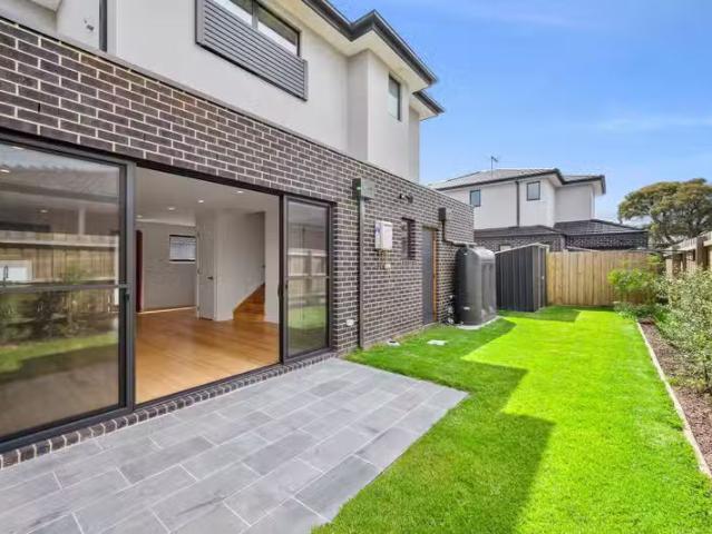 Cozy 3/99 Porter Road, Heidelberg Heights VIC 3081