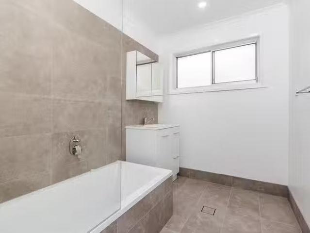 Deal! 39 Kenley Crescent, Macquarie Hills, NSW 2285