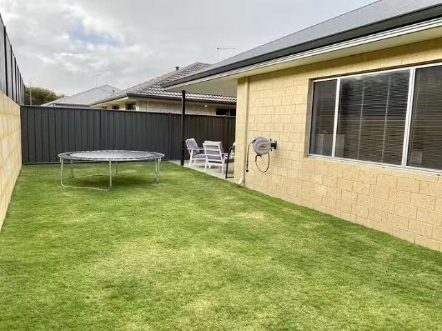 Charming 39 Mebbin Grove, Yanchep, WA 6035