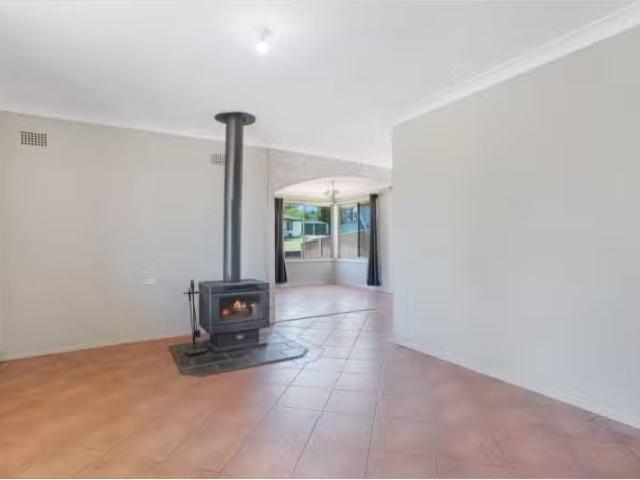 Charming 7 Tarakan Ave, Muswellbrook House for rent Listed by.