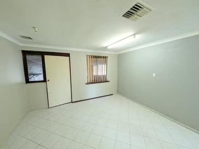 Cozy 7 Woodford Court, Koondoola, WA 6064