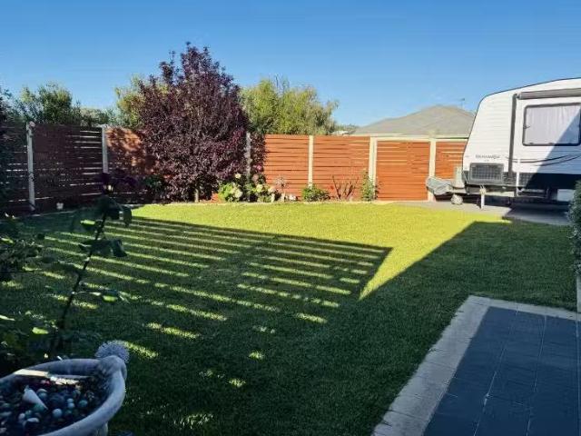 For Rent! 7 Albatross Court, BROADWATER House for rent Listed.