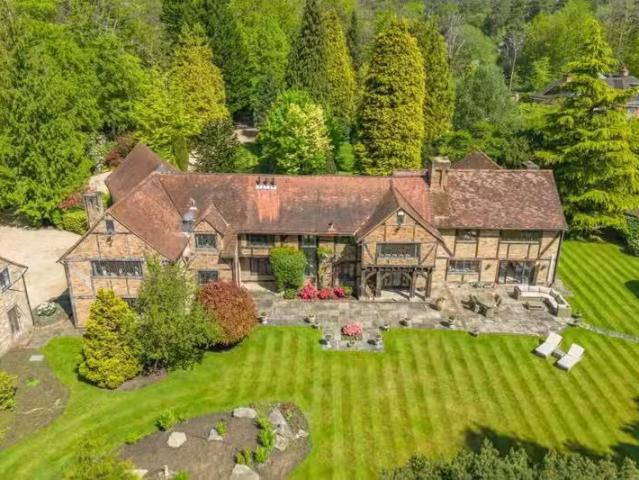 For Rent! 7 BA 7 bedroom detached house for rent in Westwood R.