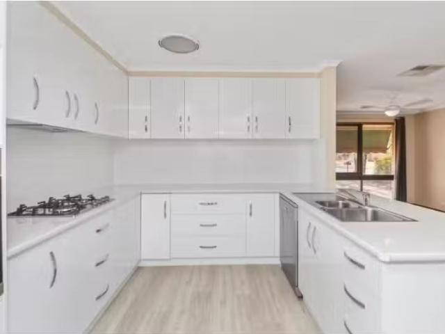 Cozy 7 Goborra Street, Glenfield Park House for rent Listed b.