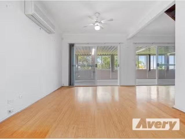 For Rent! 7 Halewood Close, Blackalls Park House for rent Lis.