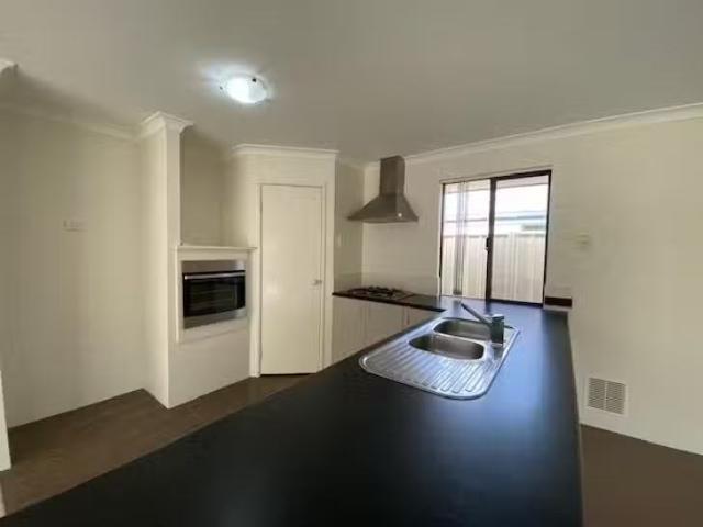 Rental! 7 Kinvara Way, Ridgewood, WA 6030