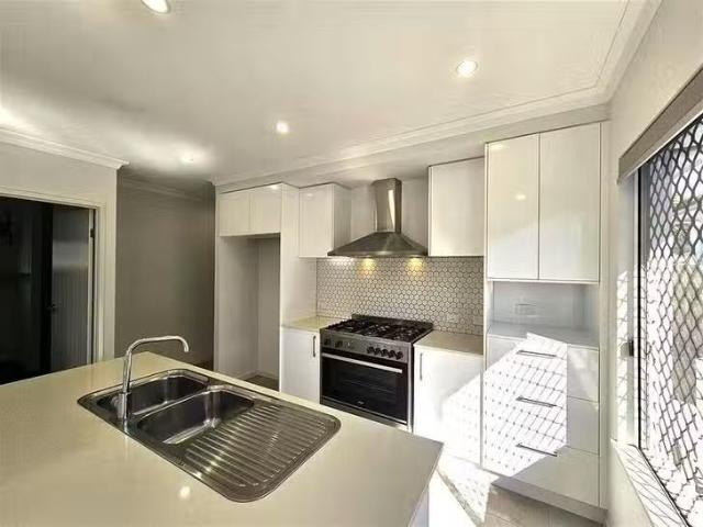 Cozy /7 Master Circuit, Trinity Beach, QLD 4879