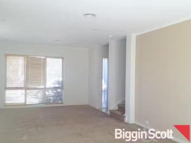 Unique 7 Pebble Beach Place, Heatherton VIC 3202