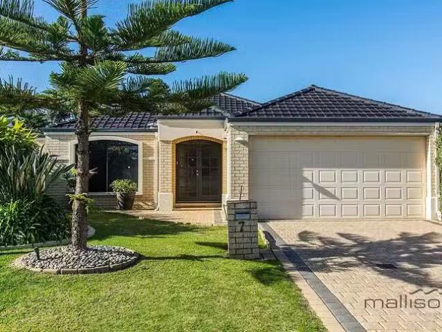Charming 7 Ripple Way, Bateman, WA 6150