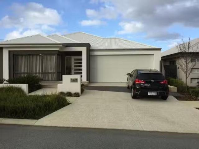 For Rent! 7 Solandri Bend, Banksia Grove, WA 6031