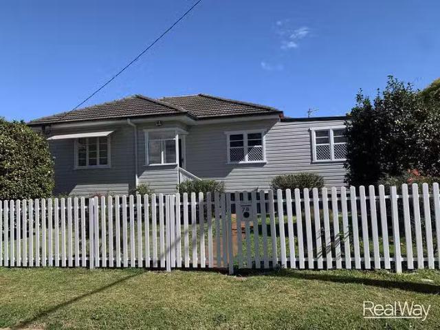Cozy 7A Helen Street, Newtown, QLD 4350