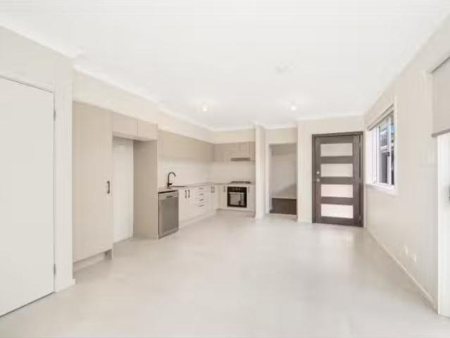 Nice 7a Shrike Way, Warnervale House for rent Listed by Prope.