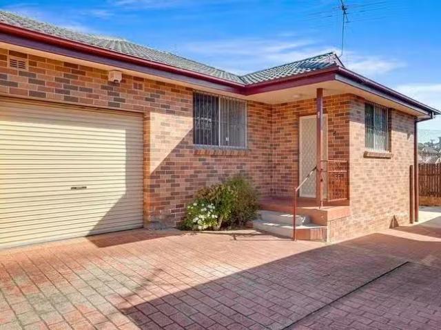 Cozy 7A Station Street, Guildford, NSW 2161