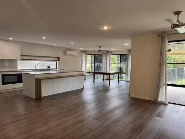 Deal! 7A Wattlebird Place, Landsborough, QLD 4550