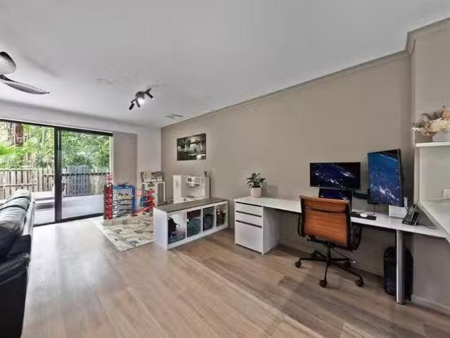 Unique 40/1 Poinsettia Court, Mooloolaba, QLD 4557