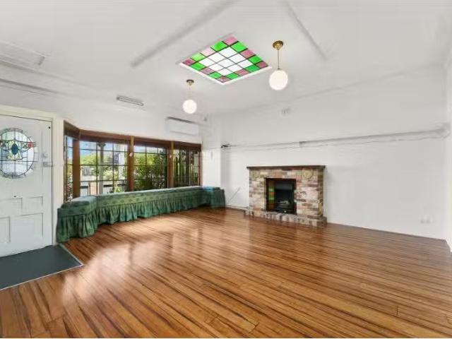 Unique 40 Balmoral Road, Mortdale House for rent Listed by Co.