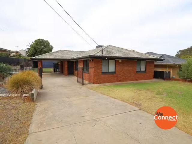 Deal! 40 Oakridge Rise, Huntfield Heights SA 5163