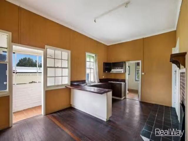 Charming 4/14 Herries Street, East Toowoomba, QLD 4350