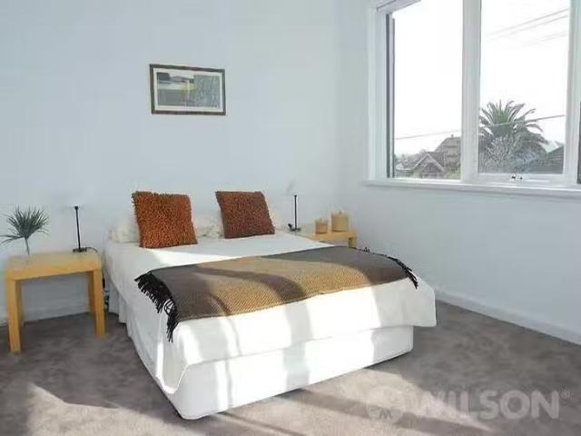 Deal! 4/15 Oak Grove, Ripponlea, VIC 3185
