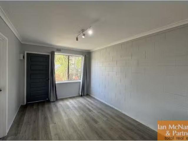 Cheap 4/19 Charles Street, Queanbeyan Apartment for rent List.