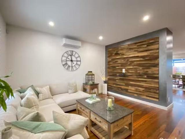 Rental! 4/11 Lyell Parade, Greensborough VIC 3088