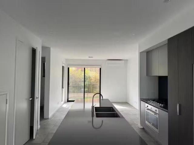 Just in! 41 Oakden Crescent, St Albans VIC 3021
