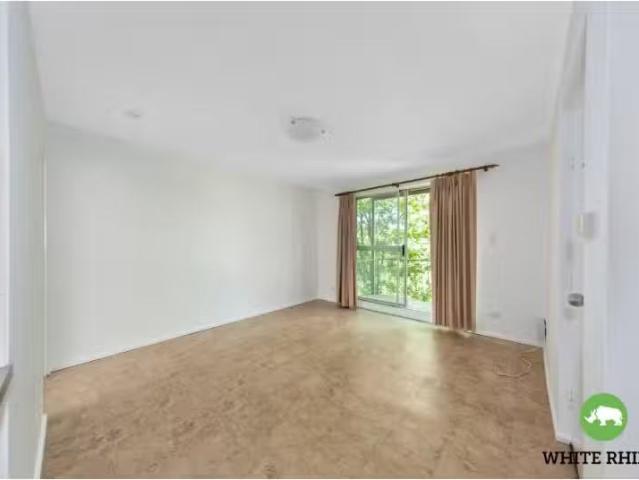 Nice 4/1 Mowatt Street, Queanbeyan East Apartment for rent Li.