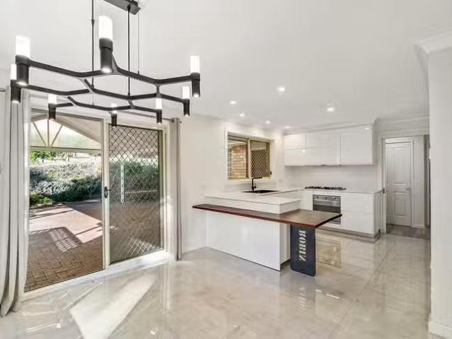 Just in! 41 Murray Park Road, Figtree, NSW 2525