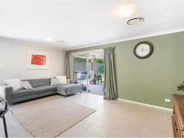 Unique 41 Voyager Street, Wadalba House for rent Listed by An.