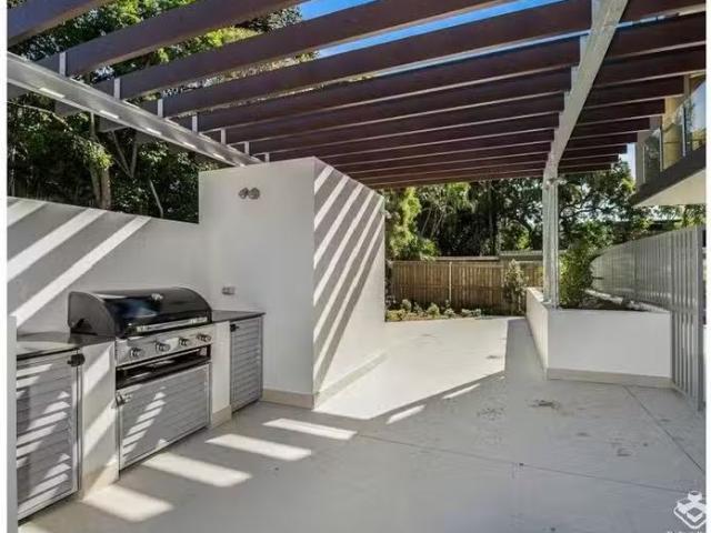 For Rent! 4/25 Riverview Terrace, Indooroopilly, QLD 4068