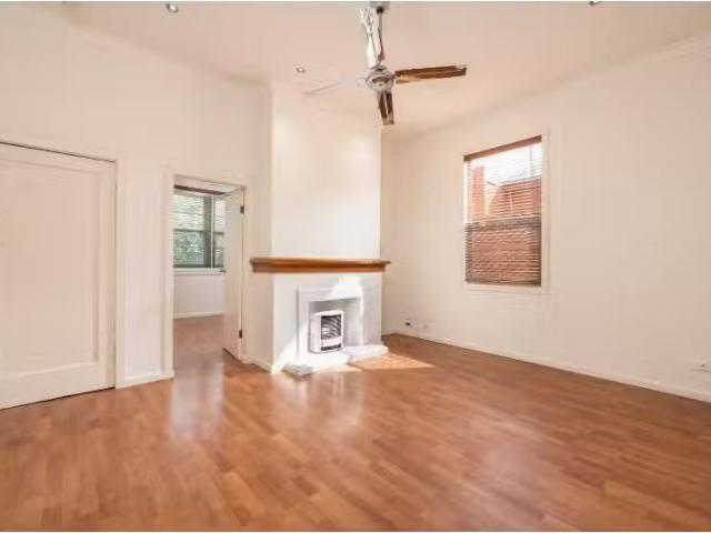 Unique 4/22 Beaumont Street, Islington Apartment for rent Lis.