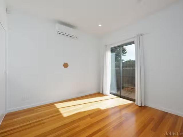 Unique 4/23 Nicholson Street, Coburg VIC 3058