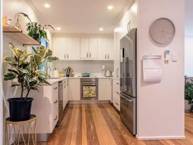 Cozy 42 Caribbean Street, Keperra, QLD 4054