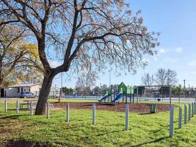 Unique 4/36 Oates Avenue, Wagga Wagga, NSW 2650