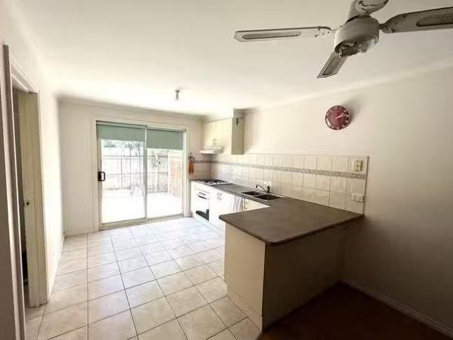 Rental! 4/38 Currunghi Court, St Albans, VIC 3021