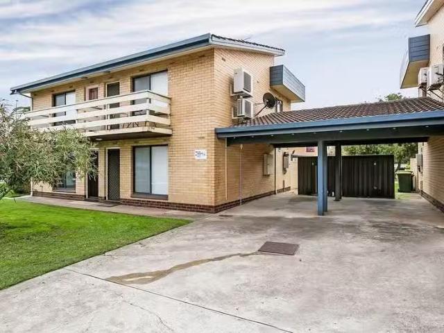 Charming 4/390 Sir Donald Bradman Drive, Brooklyn Park, SA 5032