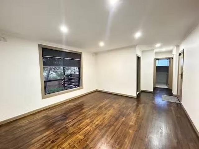Cozy 4/314 Susinteraction Street, Coburg North VIC 3058