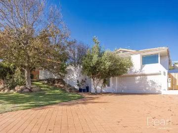 Nice 43 Seacrest Drive, Sorrento, WA 6020