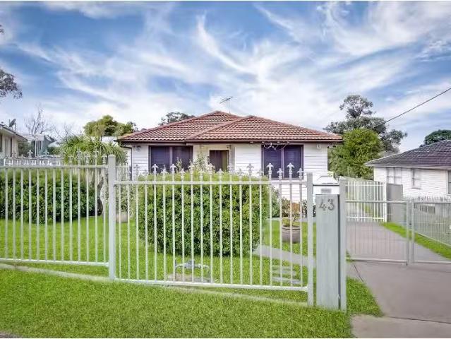 Nice 43 Rymill Road, TREGEAR House for rent Listed by Alana N.
