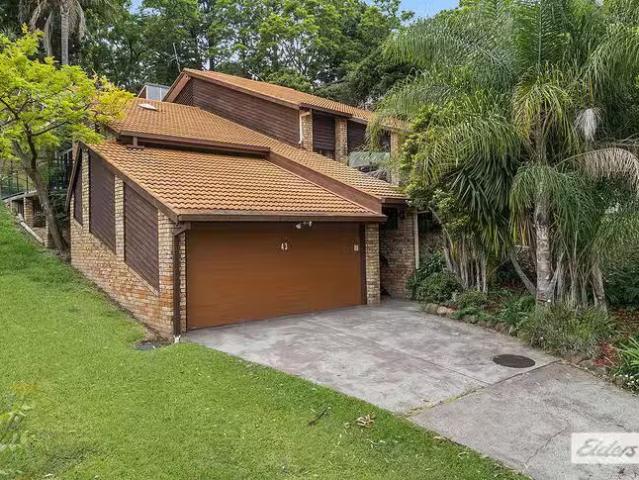 Charming 43 The Parkway, Balgownie, NSW 2519