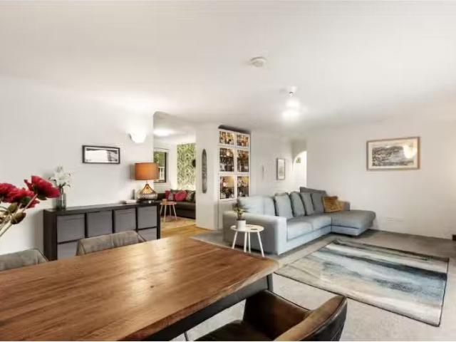 For Rent! 4/46 Upper Lancaster Road, ASCOT House for rent Lis.