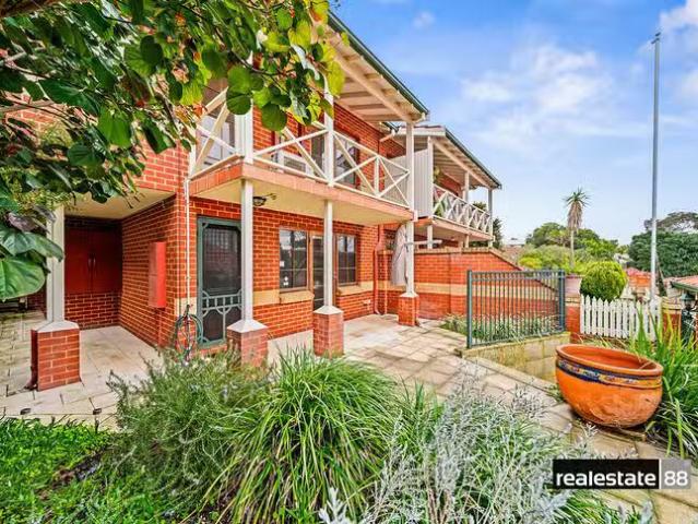 Just in! 4/41 Joseph Street, Maylands, WA 6051