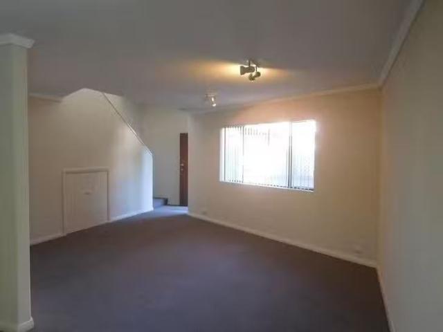 Just in! 4/42 Monash Avenue, Nedlands, WA 6009