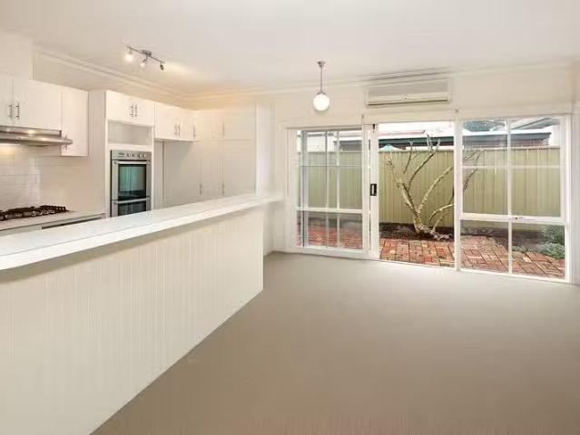 Cozy 44 Duke Street, Richmond VIC 3121