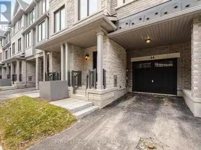 Charming 44 Folcroft Street, Brampton, ON, L6Y 6L3 house for.