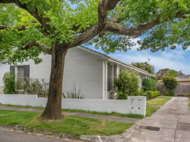 Cheap 4/4 Maylands Avenue, Balwyn North VIC 3104 Unit For Le.