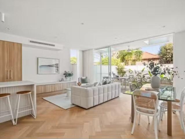 Rental! 44 Westcott Street, Eastlakes House for rent Listed b.